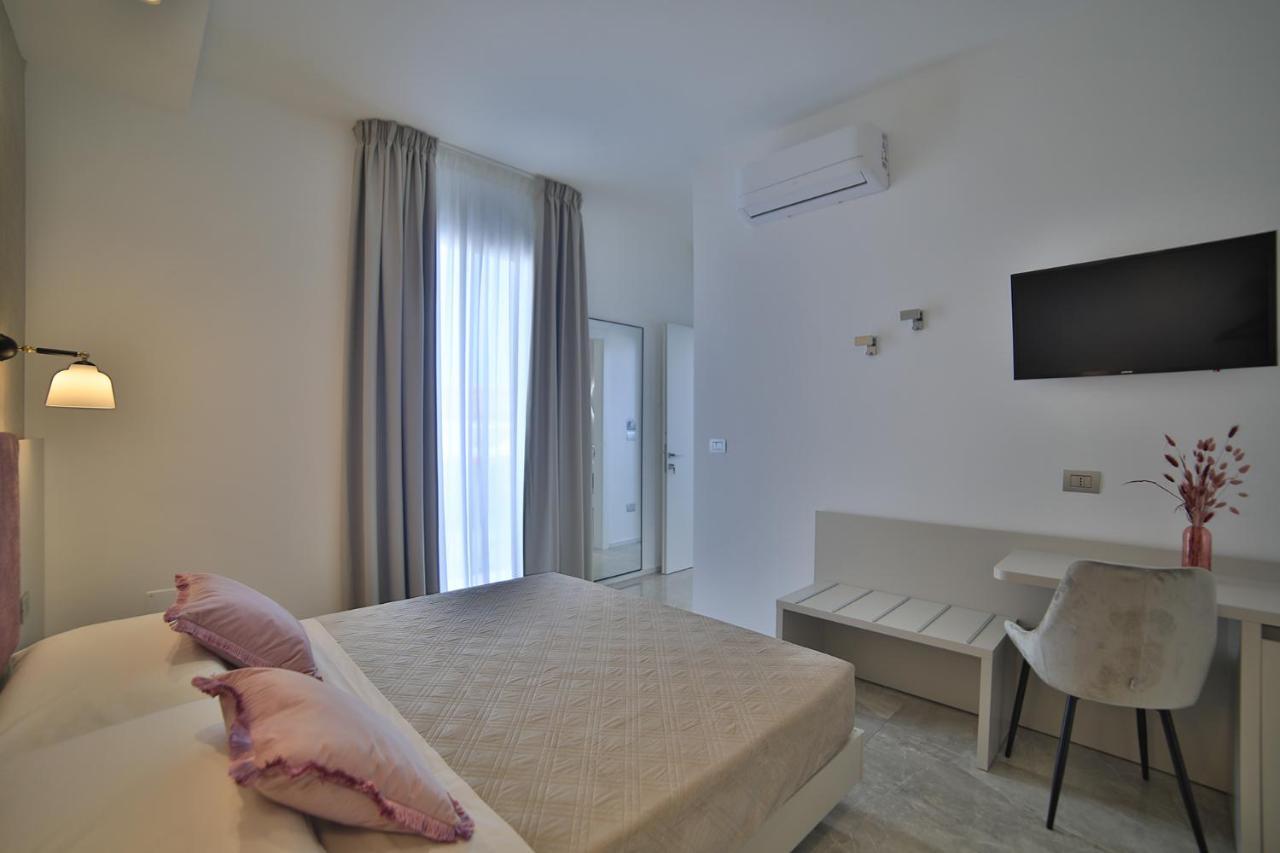 Calaluna Rooms Porto Cesareo Exterior photo